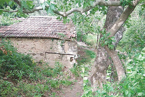 Πεζοπορία στην περιοχή των Λιμνών