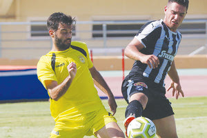 ΠΡΩΤΟΧΡΟΝΙΑΤΙΚΕΣ ΑΠΟΧΩΡΗΣΕΙΣ ΣΤΟΝ ΕΡΓΟΤΕΛΗ: Ελεύθερος ο Γροντής, δανεικός ο Βουτσάς