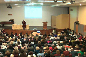 Η ομιλήτρια την καθηγήτρια Ιστορίας του Πανεπιστημίου Αθηνών Μαρία Ευθυμίου με τίτλο «Η Επανάσταση του 1821. Ένα δύσκολο εγχείρημα μιας περίπλοκης κοινωνίας»