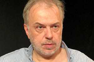 ΦΩΤΗΣ ΜΑΚΡΗΣ: «Ανέβασα το “Κιβώτιο” όταν “έσπασα” 25 έτη όρκο και ξαναψήφισα»