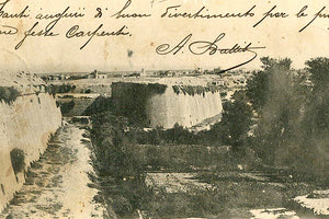 Η φωτογραφία της ημέρας: φωτογραφία των τειχών του Ηρακλείου στις αρχές του περασμένου αιώνα.