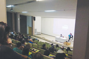 η κοπή πίτας του Σωματείου Εργαζομένων του ΠαΓΝΗ στο αμφιθέατρο του νοσοκομείου