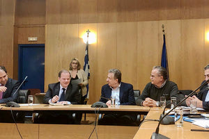 Από τη σύσκεψη για τον Βόρειο Οδικό Άξονα στο Υπουργείο