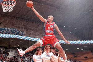 Οι «πτήσεις» καρφωμάτων του Αντόνιο Χάρβεϊ