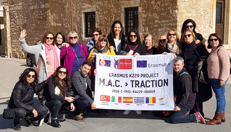 Με το Erasmus πήγαν και σε... κρητικό γάμο με το το 10ο Δημοτικό σχολείο Ηρακλείου