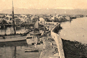 Η φωτογραφία της ημέρας: Στο λιμάνι του Ηρακλείου με τον λιμενοβραχίονα να φιλοξενεί τα καράβια της πόλης