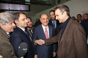 Ο Μάξιμος Σενετάκης στην υποδοχή του πρωθυπουργού