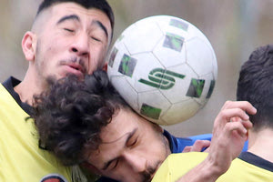 Παίκτης του Δωριέα γίνεται «σάντουιτς» από δύο αντιπάλους των Ν. Εργοτέλη