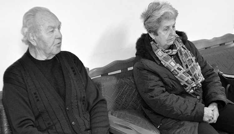 Η Μανολία Κατσιγαράκη – Ανεζάκη, κόρη του Εμμανουήλ Κατσιγαράκη και ο Γεώργιος Χανιωτάκης, γιος του Γεωργίου Χανιωτάκη.