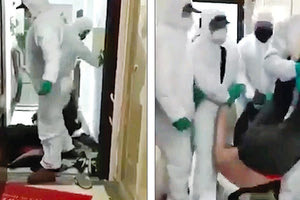 ΠΑΙΡΝΟΥΝ ΑΣΘΕΝΕΙΣ... ΣΗΚΩΤΟΥΣ ΑΠΟ ΤΑ ΣΠΙΤΙΑ ΤΟΥΣ στην Κίνα για τον κοροναϊό