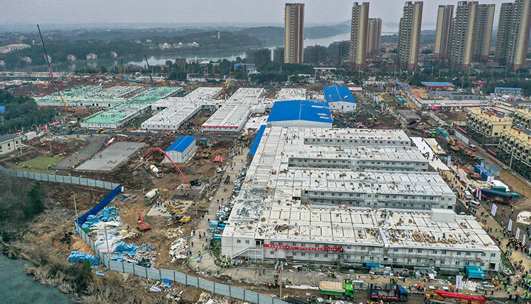 το σύστημα υγείας της Κίνας, αποφάσισε να κατασκευάσει ένα νοσοκομείο 1.000 κλινών (και εξ ανάγκης), σε χρόνο ρεκόρ