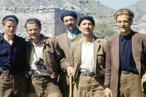 Η φωτογραφία της ημέρας: 1953. Σφακιανοί λεβέντες φωτογραφίζονται στην Ίμπρο