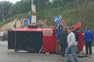 Ενα ακόμη τροχαίο χθες νωρίς το πρωί στη διασταύρωση του ΠΑΓΝΗ