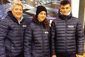 Η προπονήτρια του ΝΟΗ κ. Γαρίνη με τους αθλητές της