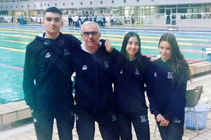 Ο προπονητής του «Ηράκλειο ‘91» κ. Δραμιτινός με τους αθλητές του