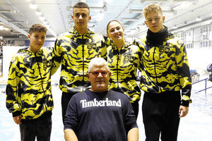 Ο προπονητής των Αργοναυτών κ. Φίλικας με τους αθλητές του