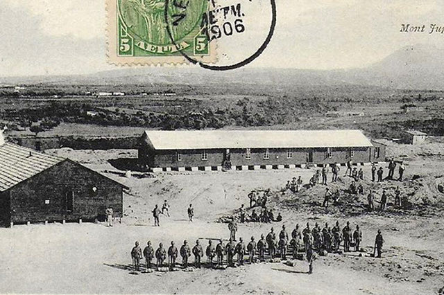 Η φωτογραφία της ημέρας: ΣΤΡΑΤΟΠΕΔΟ των Εγγλέζων στρατιωτών στο Ηράκλειο, το 1903