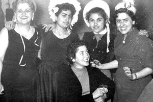 Αποκριές στις Αρχάνες στο κέντρο “Τα Τρία Αστέρια” στη δεκαετία του ’70