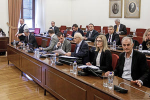 H Προανακριτική Επιτροπή για εξέταση των προστατευόμενων μαρτύρων χωρίς κουκούλες