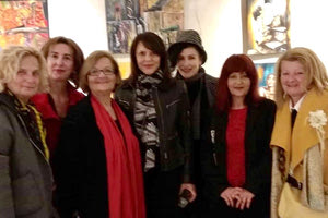 Από τα εγκαίνια της έκθεσης στην οποία συμμετέχουν γυναίκες εικαστικοί