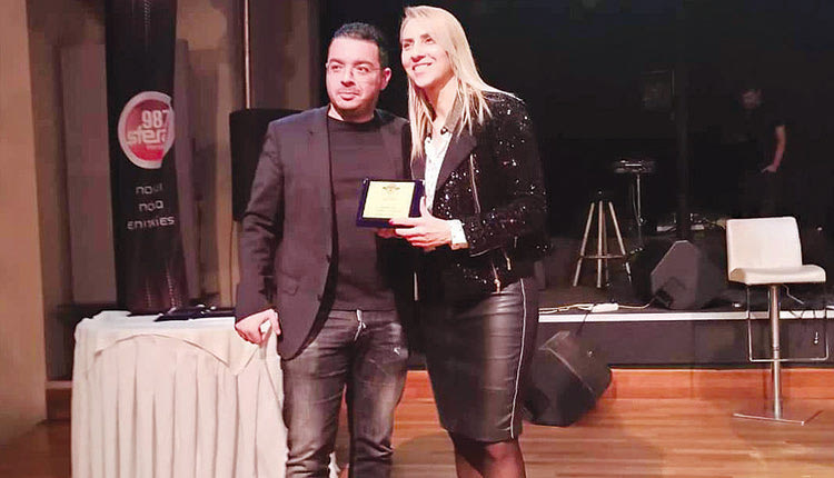 Η αντιπρόεδρος του ΕΑΚΗ κ. Σημαιάκη τιμήθηκε από τον Αλμυρό