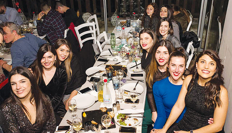   Τα κορίτσια ομάδας μπάσκετ του Εργοτέλη