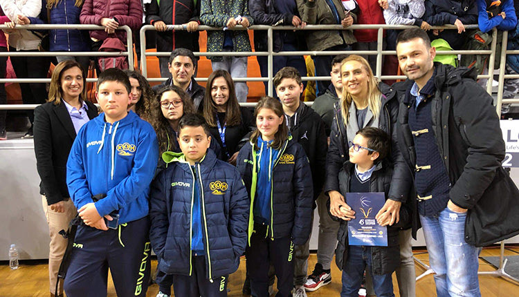 Παιδιά που αθλούνται στις εγκαταστάσεις του ΕΑΚΗ, είχαν την ευκαιρία να δουν από κοντά τον τελικό του Κυπέλλου Ελλάδας στο μπάσκετ