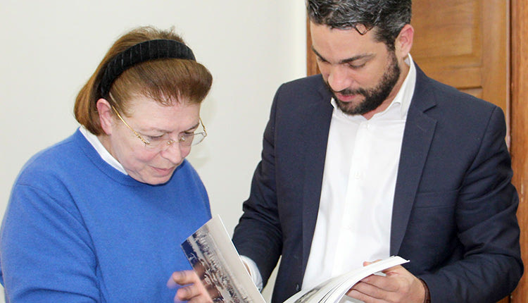 Η υπουργός Πολιτισμού Λίνα Μενδώνη και ο δήμαρχος Παναγιώτης Σημανδηράκης