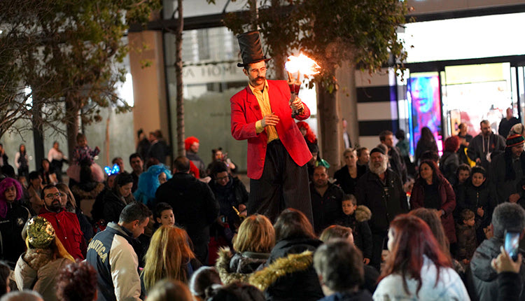 Φωτιές στους δρόμους αλλά και στις θράκες “άναψαν” χθες για την Τσικνοπέμπτη