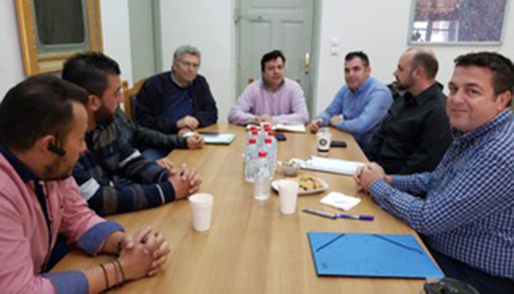 Με τη νέα διοίκηση του Συλλόγου Εκπαιδευτών Υποψήφιων Οδηγών νομού Ηρακλείου συναντήθηκε ο αντιπεριφερειάρχης Ηρακλείου Νίκος Συριγωνάκης.