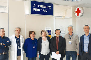 Ενημέρωση υπηρεσιακών στελεχών αεροδρομίου πραγματοποιήθηκε από τον καθηγητή και πρόεδρο της Επιτροπής Νοσοκομειακών Λοιμώξεων ΠΑΓΝΗ, κ. Αχιλλέα Γκίκα και τις νοσηλεύτρεις της Επιτήρησης Λοιμώξεων του ΠΑΓΝΗ.