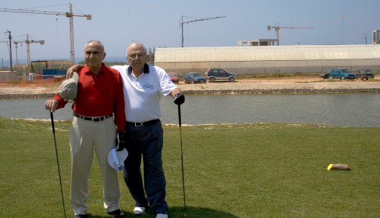 Ο δημιουργός της Αegean Airlines Θεόδωρος Βασιλάκης μαζί με τον ιδρυτή του Costa Navarino καπετάν Βασίλη Κωνσταντόπουλο.