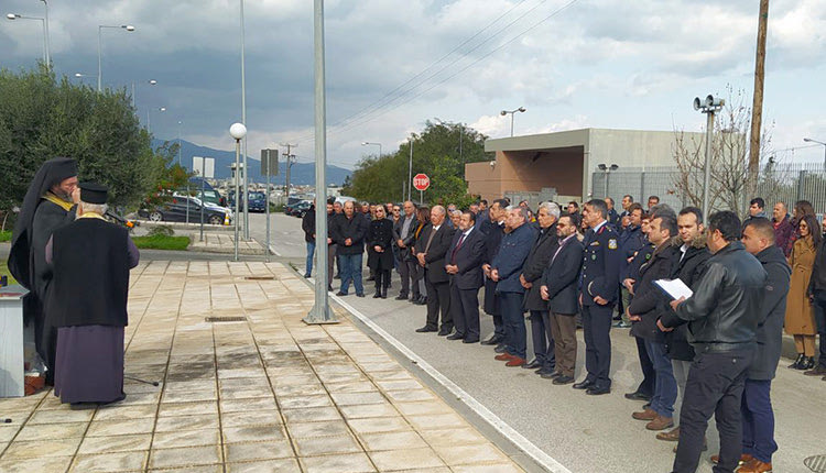 Τρισάγιο για τους αστυνομικούς που έπεσαν στο καθήκον στο προαύλιο του Αστυνομικού Μεγάρου Ηρακλείου