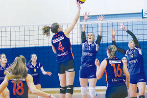 ΒΟΛΕΪ: Oι γυναίκες της ΓΕΗ εο΄πί της Αγ. Παρασκευής