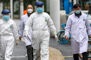 κοροναϊός - γιατροί στην Κίνα