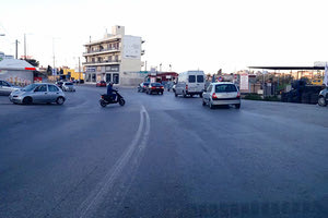 ασφαλτόστρωση του δρόμου της οδού Μ. Παρλαμά