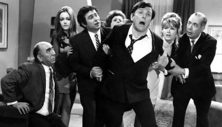 Στην ταινία “Ο γόης” του Κώστα Βουτσά