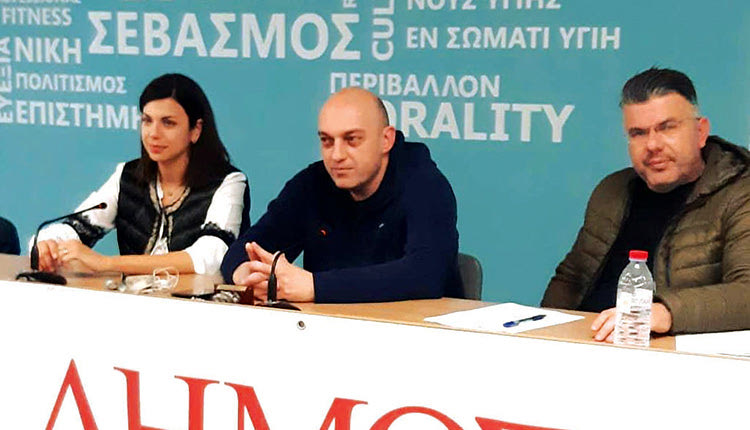 Ο κ. Βαρδαβάς με στελέχη του ΔΟΠΑΦΜΑΗ για το 9ο Παιδικό Τουρνουά ποδοσφαίρου που θα διοργανώσει ο Δημοτικός Αθλητικός Οργανισμός Ηρακλείου.