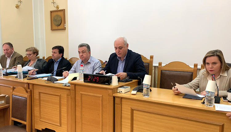 ο περιφερειάρχης Κρήτης Σταύρος Αρναουτάκης στο πλαίσιο του απολογισμού για το 2019