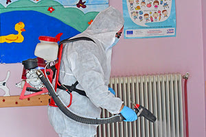 Σε απολυμάνσεις για προληπτικούς λόγους προχώρησαν χθες σχολεία και δημόσιοι οργανισμοί