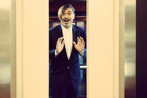 Ο Αλέξανδρος Μπουρδούμης πρωταγωνιστεί στην παράσταση