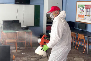 απολυμάνσεις σε σχολεία της χώρας