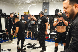 Με σαμπάνιες γιόρτασαν στον ΟΦΗ την είσοδο στα πλέϊ οφ