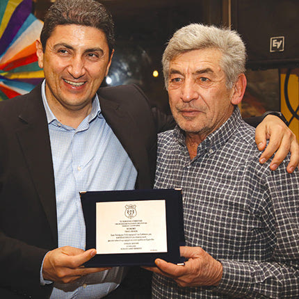 Ο κ. Αυγενάκης τίμησε τον Καραΐσκο