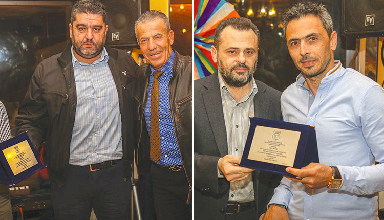 Ο κ. Κορωνάκης τίμησε τον Φανουράκη αριστερά και ο κ. Χρονάκης τίμησε τον Τσουπάκη δεξιά