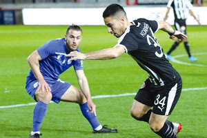 Κοροβέσης και Δημότσος σε φάση απο το ματς ΟΦΗ - ΛΑΜΙΑ