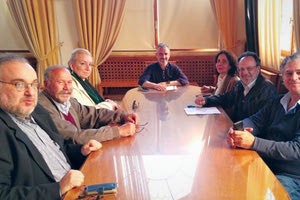 συνάντησης αντιπροσωπείας της Ηρακλείας Πρωτοβουλίας με τον αρμόδιο αντιδήμαρχο Τεχνικών Έργων Γιάννη Αναστασάκη.