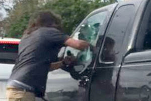 στο παράθυρο του αυτοκινήτου