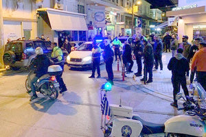 επεισόδια σημειώθηκαν τις βραδινές ώρες της Κυριακής της Αποκριάς στο κέντρο των Χανίων