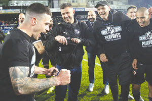 Ο Σίμος με τους παίκτες του